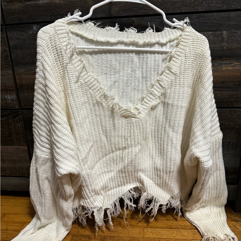 White v-neck crop shred sweater